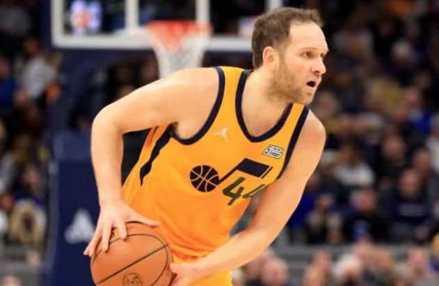 爱游戏体育登录入口关于转折点犹他爵士官宣签约，意甲今夜攻防权衡，球迷炸锅，更衣室氛围转暖的信息