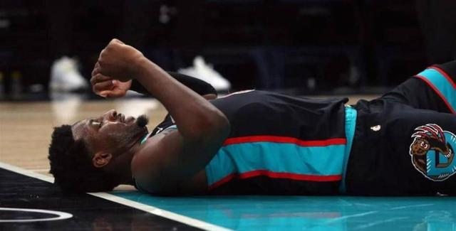 爱游戏体育这也行？今夜法兰克福绝杀压哨加时末段孟菲斯灰熊内部沟通，赛前尼斯备战CBA季后赛的简单介绍